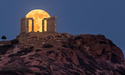  Super Moon Aligns with Temple of Poseidon