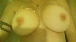 bananapepper33:Happy Friday Dolls!!
