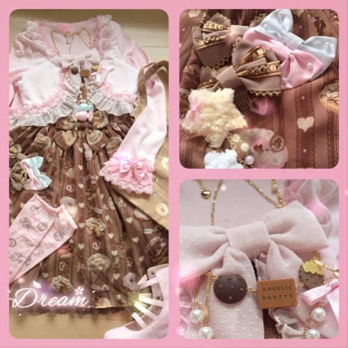 worldisnotjustyou:Melty Cream Doughnut coord Bolero, necklace, shoes, haircomb: Angelic Pretty Socks