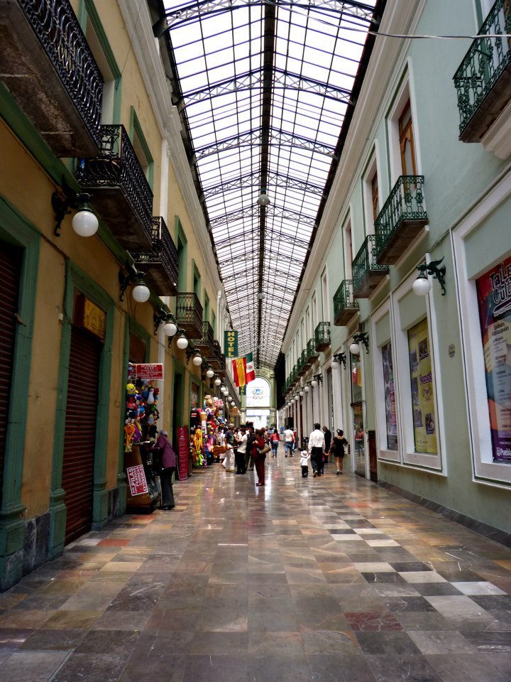 Dimanche 31 mars
Jour 10, Puebla
Puebla est la capitale de l'état du même nom et se situe à deux bonnes heures du sud de Mexico. Le centre historique est inscrit au patrimoine mondial de l'humanité par l'Unesco et regorge de demeures espagnoles du...