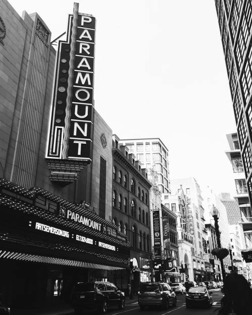 A little theater district snap from last weekend’s excursion around town with @lcs_studio #bos