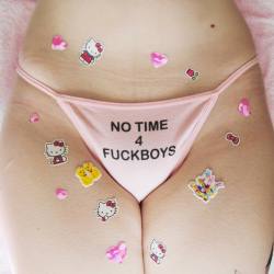 nikkilipstick:  🎀 MONDAY has us busyyy…