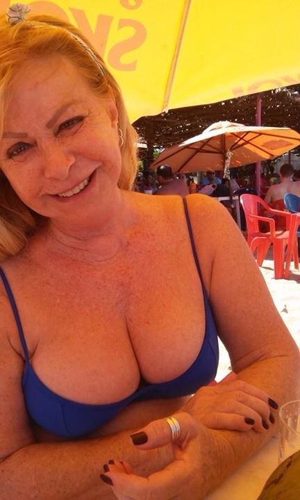  Follow @skimpymoms​!  