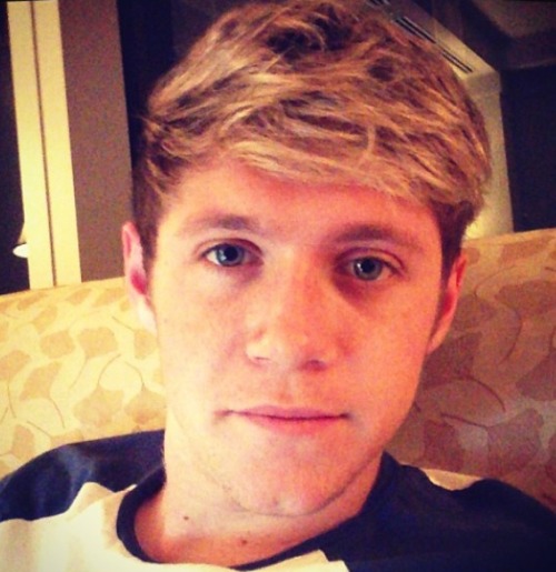 musiclover-1d:  “@NiallOfficial: This is my chillin listenin t #SOML face !”