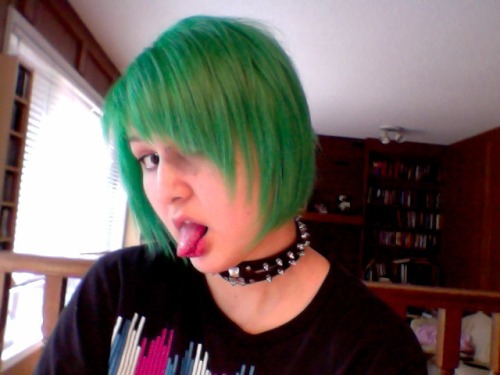 choppyblue:  Please consider how green my hair is today  You are the cutest what the hell. adorable