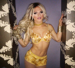 dragqueengalore:  Oh Baby Baby @DerrickBarry Turns It  Always pulling the Britney look, but never letting it get old.
