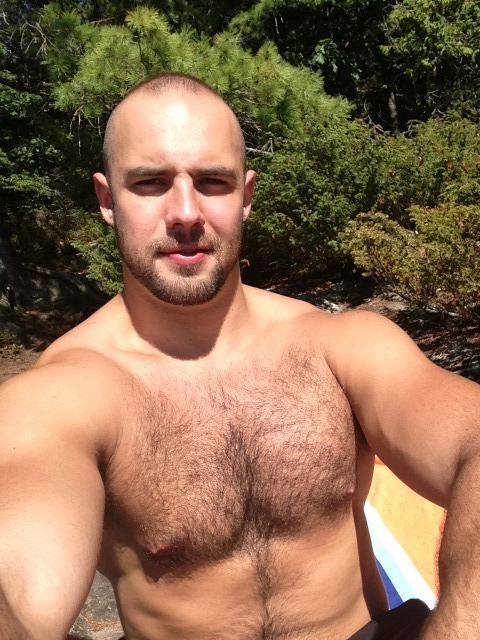 furrypty:  http://furrypty.tumblr.com/ – a blog to indulge your senses with the beauty of male shapes.