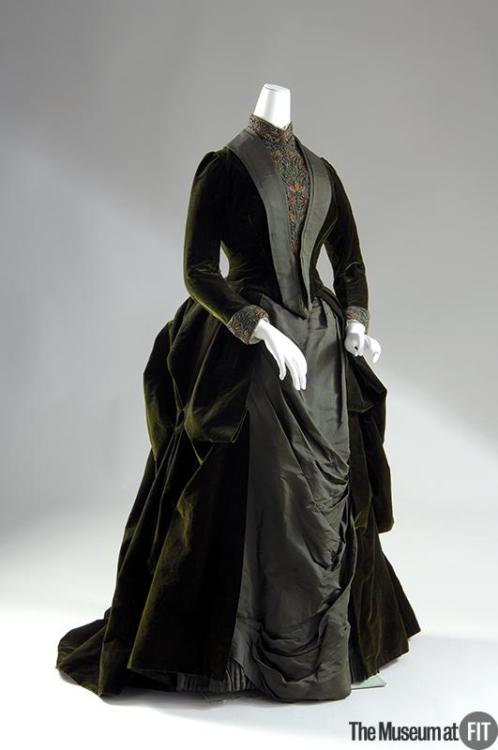 historicaldress:Mme. Arnaud Dress, c. 1888Medium: Green silk velvet, green silk faille, multi-color 