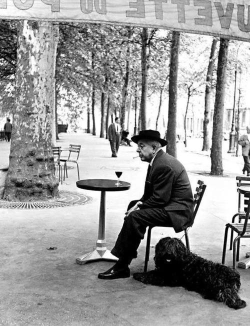 paolo-streito-1264:  Robert Doisneau. Jacques Prévert, Paris 1955.