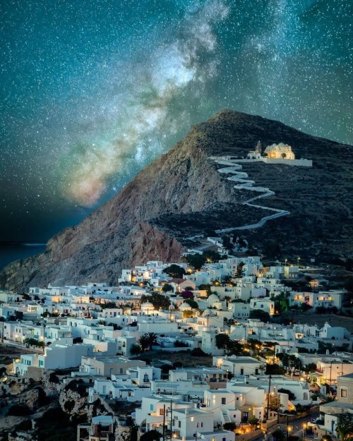 The Greek island of Folégandros&hellip;a small pearl in the Aegean Sea chiditty