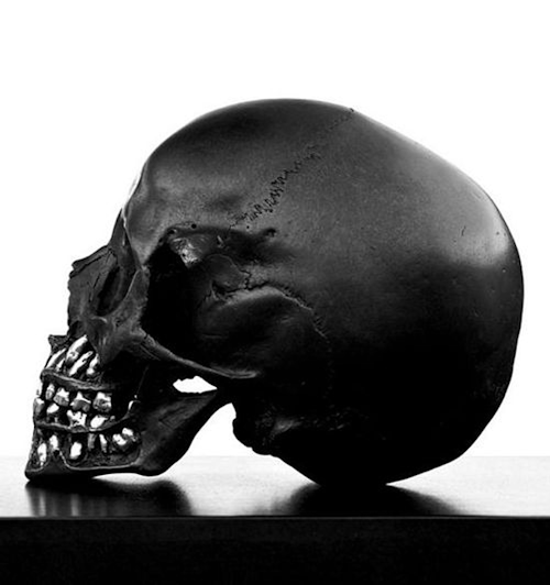 Little noise from a grotesque world