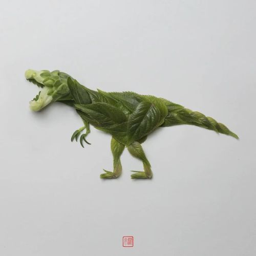humptydumptyunbroken: Raku Inoue (Reikan Creations) “Jurassic Nature” series.