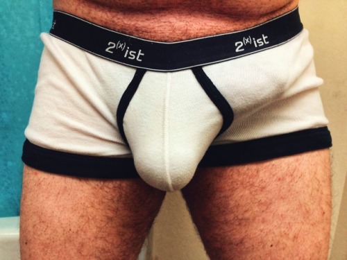 animbear: First attempt at ball stretching. I guess this means I’ve turned on the ‘expli