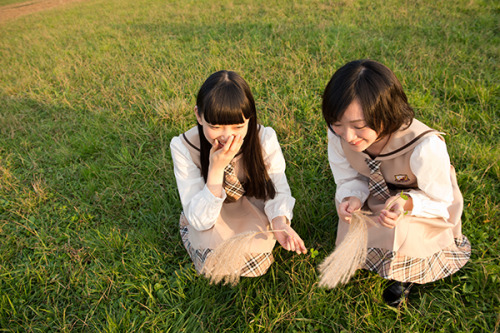 akibeya:  (ナタリー - [Power Push] 乃木坂46「バレッタ」特集 - 生駒・堀センター対談から) 生駒里奈　堀未央奈