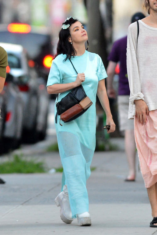 welcometoobangkok:  Björk, Arca and Jesse Kanda in New York, United States. July 10, 2017.Björk, Arca y Jesse Kanda en Nueva York, Estados Unidos. 10 de Julio, 2017.