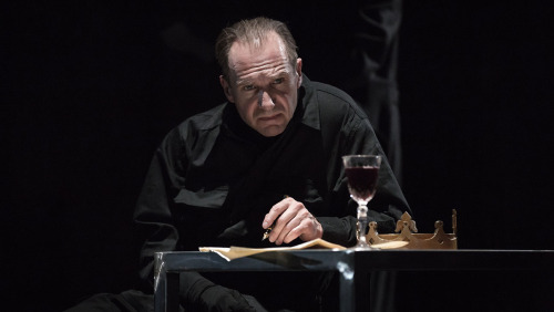 theatreisgoodforthesoul:Richard III Almeida Theatre, 2016Starring Ralph Fiennes and Vanessa Redgrave