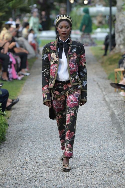 therunwayarchive - Mame Thiane Camara at Dolce & Gabbana Alta...