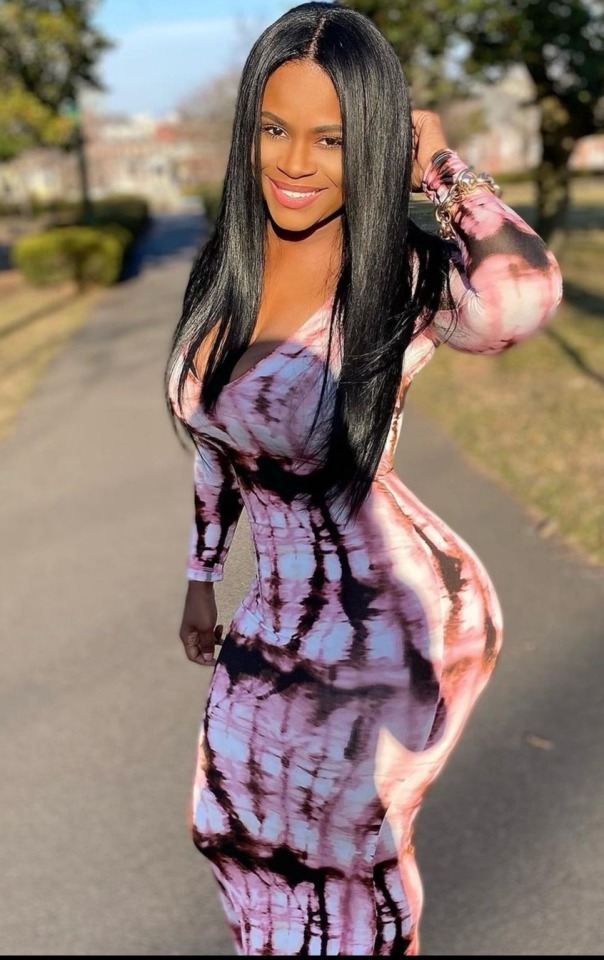 princejazziedad:DeliciouslySexy Curvy Luscious BootiDelicious Ms GiGi_Empress💚🤍🧡