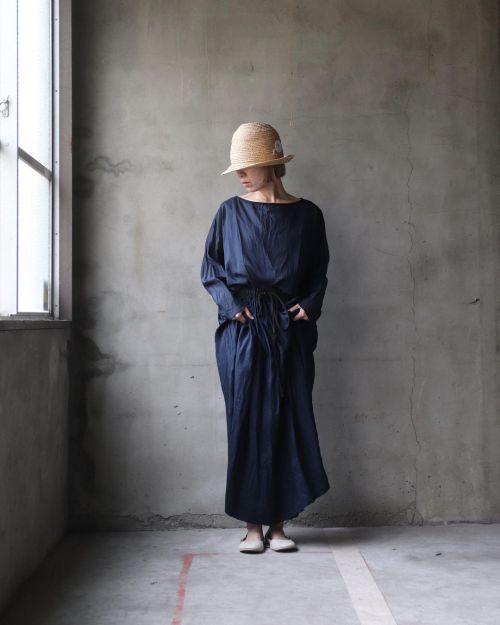 New arrivals&hellip;suits style_cavane Over skirt ca-21025 + Tunic long sleeve ca-21024素材が異なる同色でまと