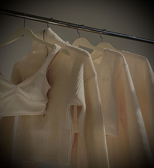 ( ) Chloe Bourgeois / !