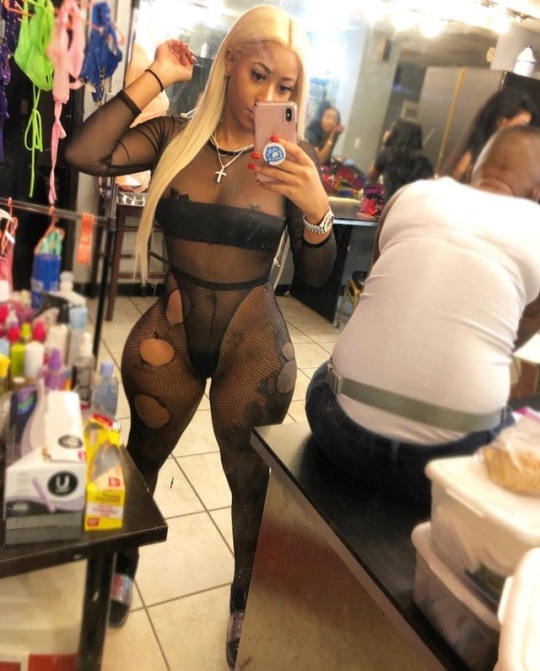 bishopstrump:  IG@iamblondee#iamblondee