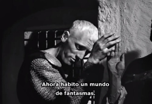 miss-catastrofes-naturales:  The Seventh Seal - Ingmar Bergman (1957)