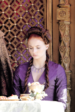  The Northern girl. Winterfell’s daughter.
