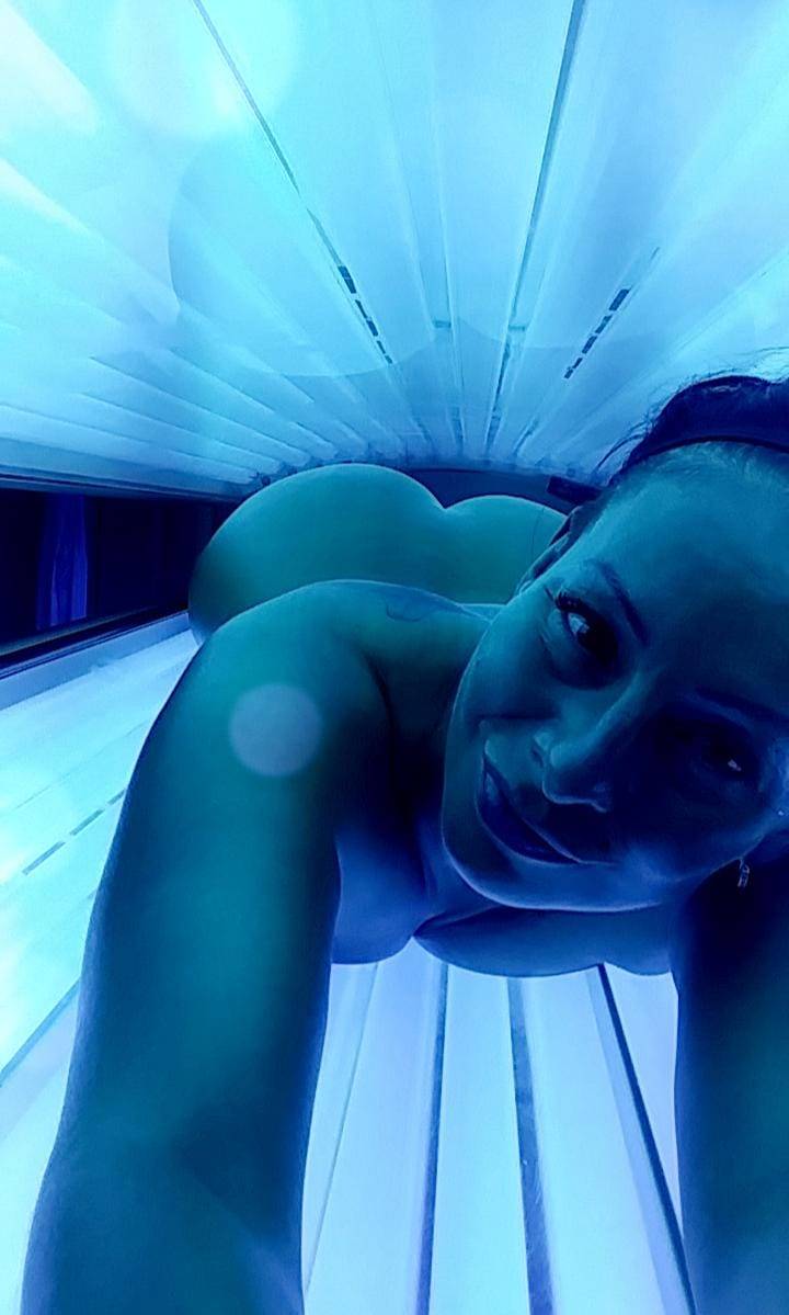 seeskylarbootyxxx:  reblog if you would fuck me now
