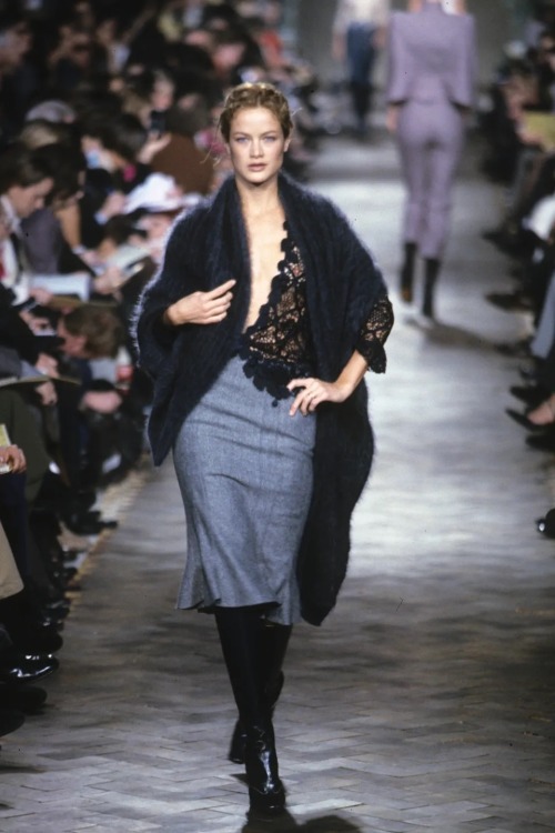 Chloe Fall 1999