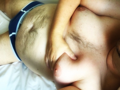 finbearcub:  Chub in bed …