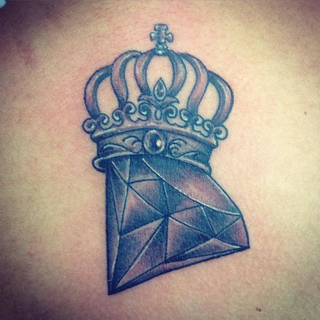 Alone on the moon. on Tumblr: #diamonds and #crown #tattoo #diamondtattoo  #crowntattoo #bgtattoo by #yaktattoothailand (ที่ Most Tattoo Studio2)