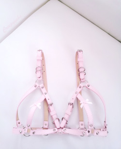 hellaa-pink:creepyyeha: Angela Harness  