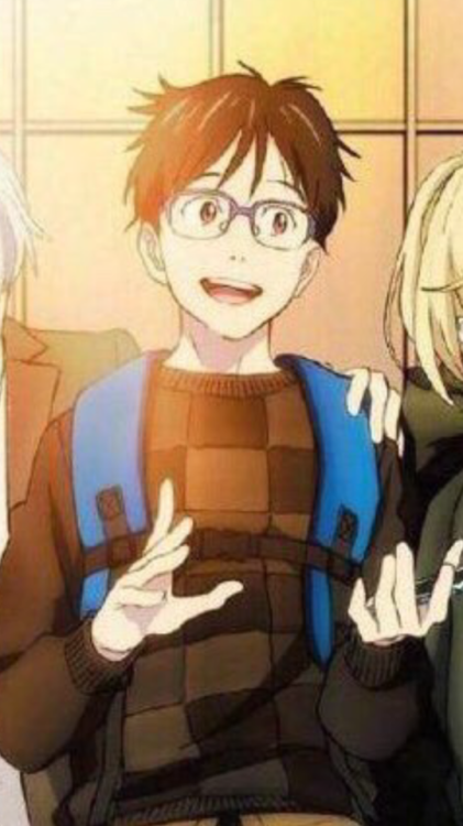 fallintolight: Look at this adorable nerd with his backpack buckled around his front I love him so m