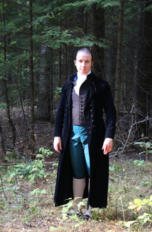 vincentbriggs:I started this pair of breeches a few months ago and then abandoned them for a bit, bu