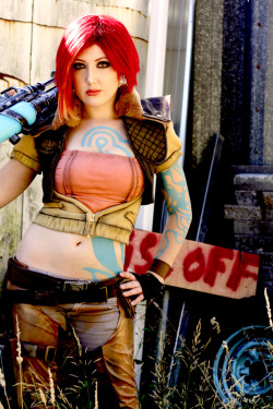 dirty-gamer-girls:  P*ss Off by Tarah-RexCheck out http://dirtygamergirls.com for more awesome cosplay