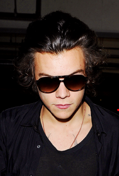 mr-styles:  Harry Styles out for Sushi in LA - Feb 21st 