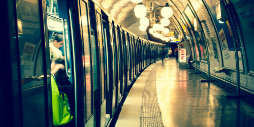 kevinrauzyphotographie:  .metro.                                              click on the picture to see more 