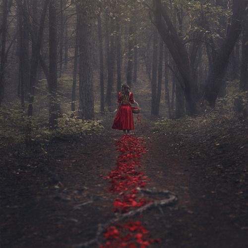 candi-desires-more:  Red 💋
