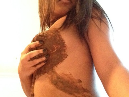 makeminebrown:scatlover2000:My InspirationMmmmmmmmmmm, she’s filthily delicious ❤️ (she reminds me o