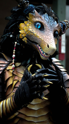 diobrandope:  SO I WENT TO RENFAIR FOR THE FIRST TIME!! and i saw so many furries but this one dragon suiter was …. literally my favorite. If you guys know her name by any chance, tell me!! ( i was too caught up in drooling over her everything to even