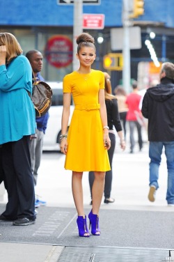 loveblackfashion:   Yellow dress  With blue