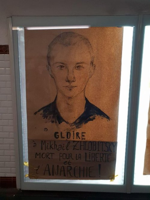 Advertising posters in Paris replaced with messages in solidarity with Mikhail Zhlobitsky andanarchi