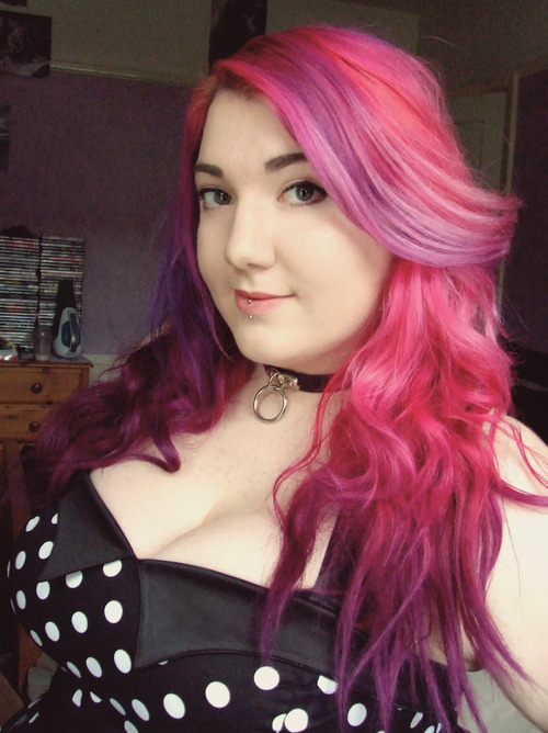 chubby-bunnies:  21, 6'0, 300lbs.UK size 22-24.This super cute dress is from Lady