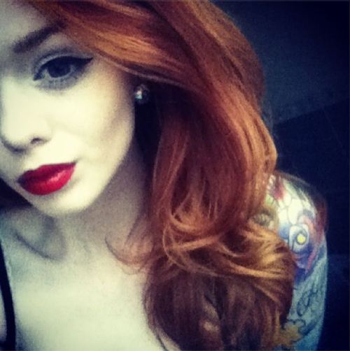 lass-and-suicide:  She’s so stunning.. 