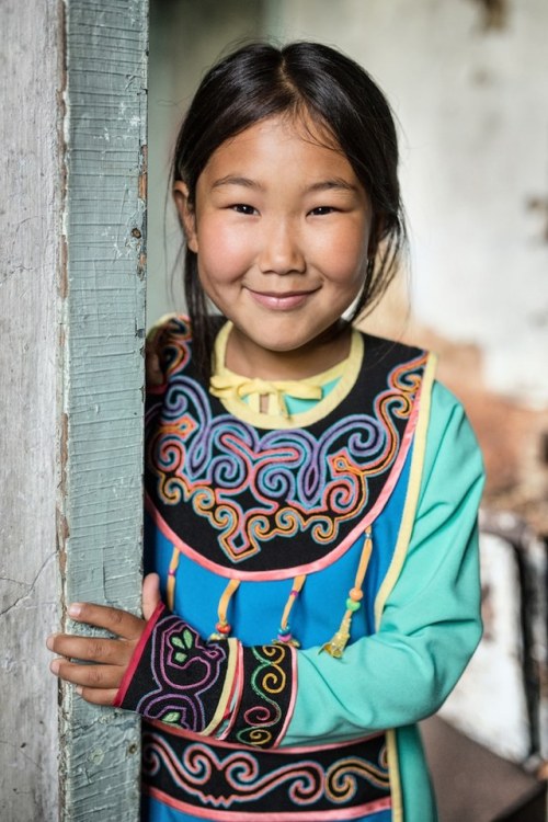 sartorialadventure:Portraits of the people of Siberia by Alexander Khimushin1. Buyat girl, Buryatia 