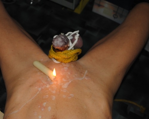 A selection of pictures of me being waxed. 
