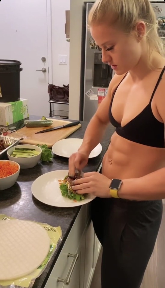 absbicepsmuscles-deactivated202:Dani Speegle cooking/casually showing off her muscles