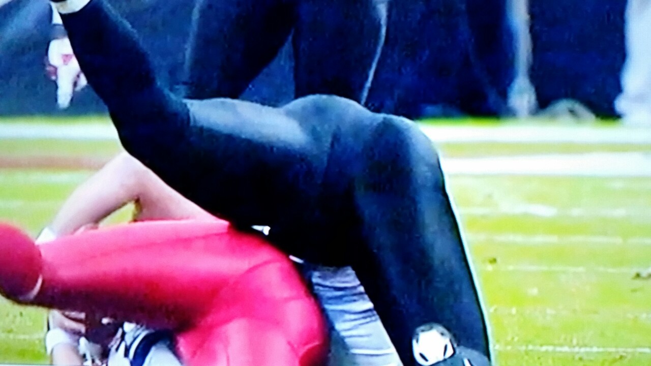 bigjai3:  Terrell Suggs and his Plump Muscle Ass!! Best ass in the NFL!!@