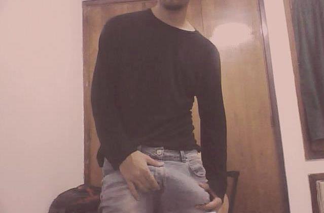 youshouldbemykitten:  Jeans time, showing off.Reblog to set free those closed minded