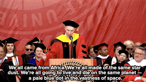adiemtocarpe: discoverynews: micdotcom: Watch: Bill Nye’s graduation speech was as fiery and inspiri